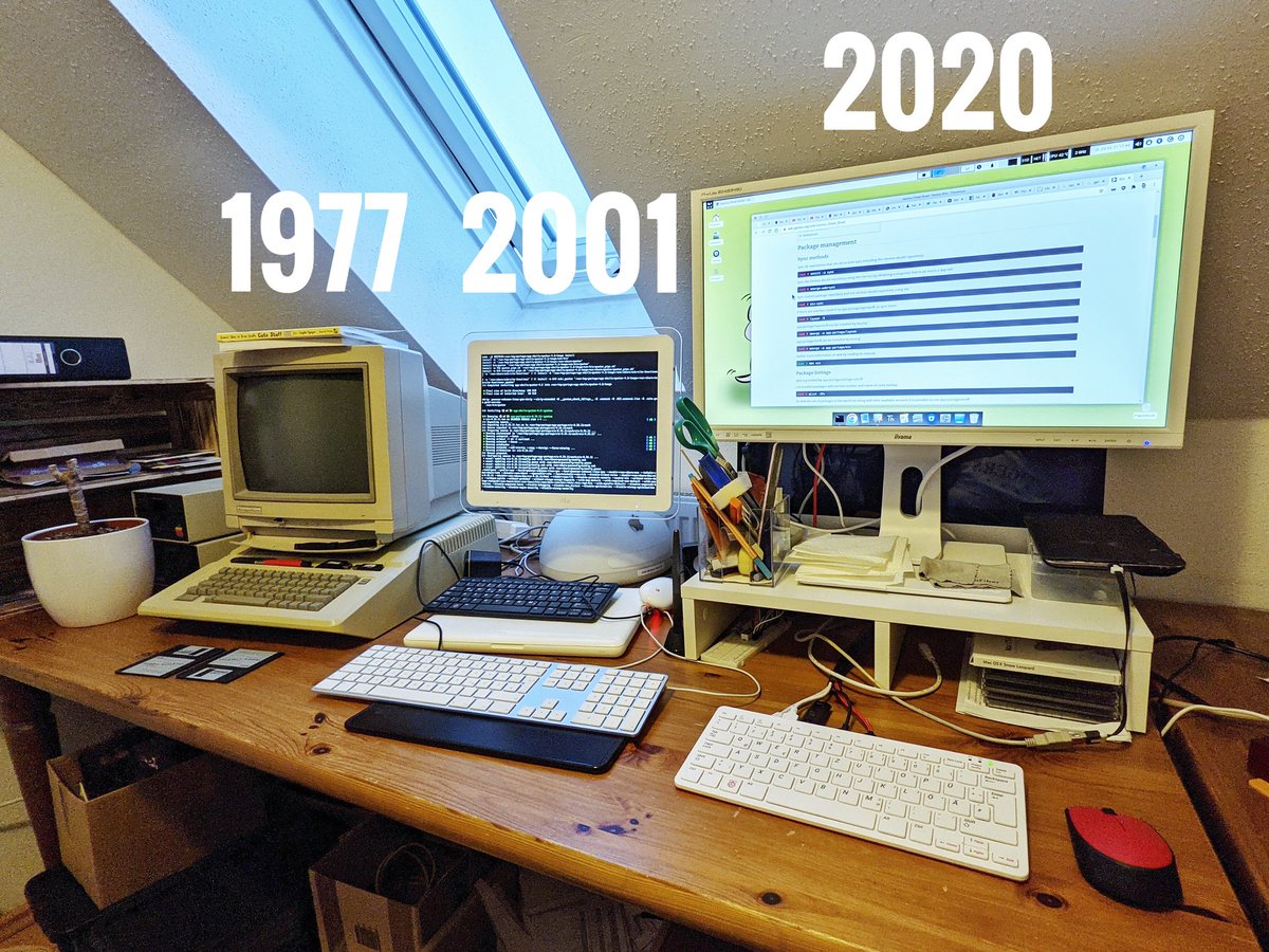 jubrunk's tweet image. Over 40 years of computing history on my desk, I like 👍😆

From left to right:
* #AppleII #8bit released 1977
* #iMacG4 #32bit released 2001
* #raspberrypi400 #64bit released 2020

#retrocomputing #linux #dos #osx