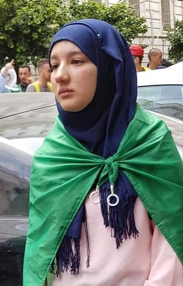 Bralgerie's tweet photo. في عينيها جمال الجزائر وحزن شعبها https://t.co/zvZZVC9cuQ
