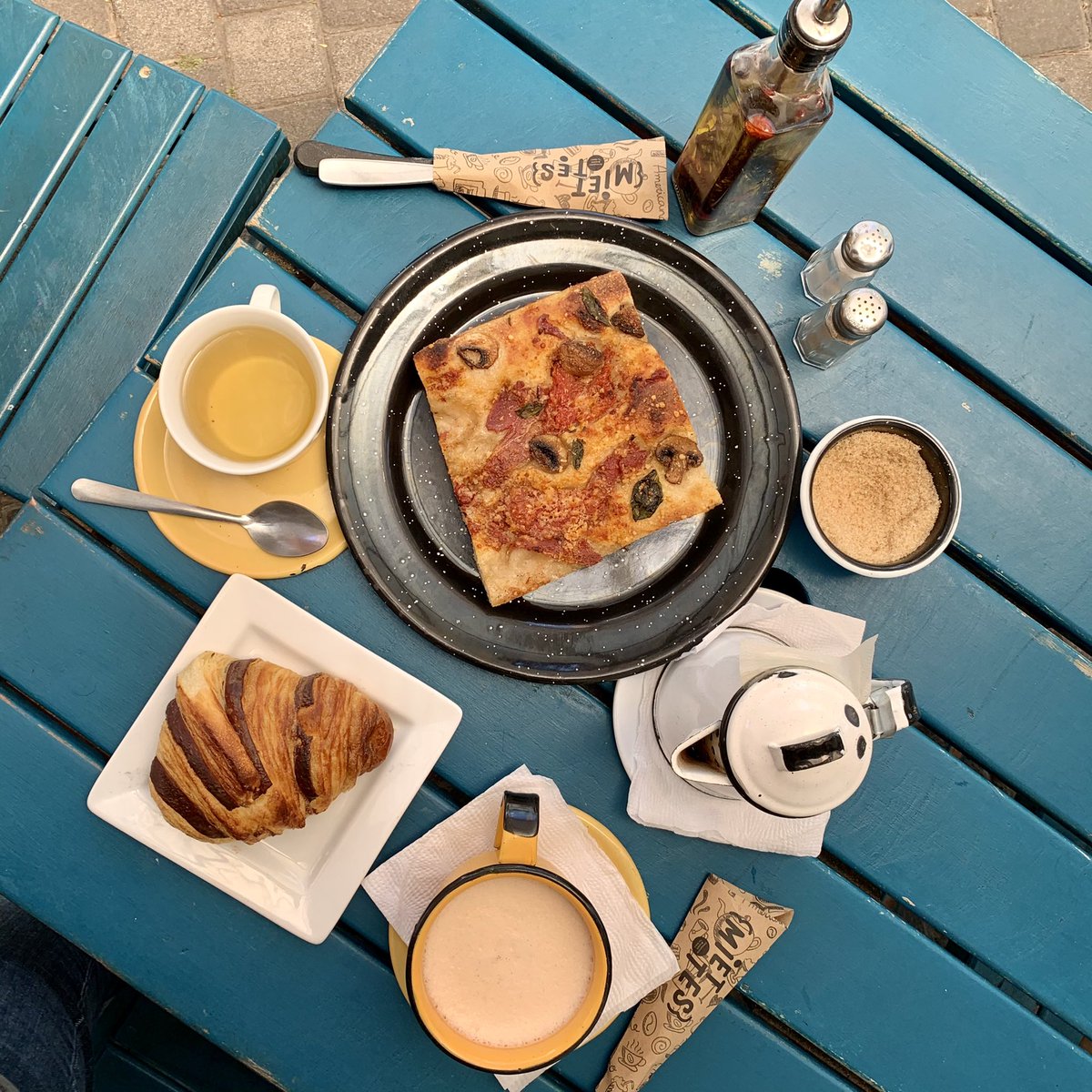 CaravasarTe's tweet photo. ✨ Pasamos a dejarles una idea para la hora del té 🍃✨🥐

Miettes (4grados norte) de 8am a 4pm, martes a domingo ✨ https://t.co/CnOP79EcFf