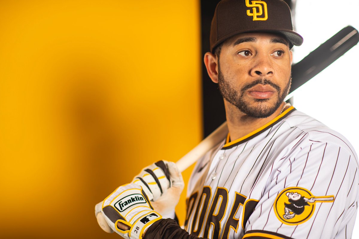 Padres's tweet photo. Photo day fresh. 🙌 https://t.co/wZIZwXbvcZ