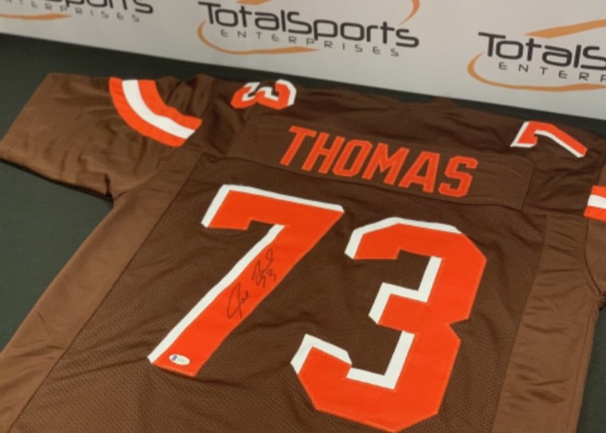 BIGPLAYCLEshow's tweet photo. 🚨 Signed Joe Thomas #Browns jersey giveaway!! 🚨

To enter: 
-Follow @BIGPLAYReflog 
-Follow @TSECleveland 
-RT this tweet

Random winner announced on Monday’s show 3/1!! https://t.co/fwh708ic69