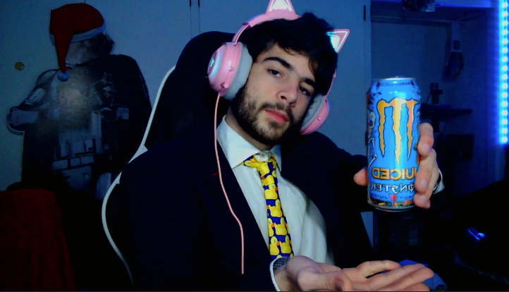 Tathar_Films's tweet photo. Oye @MonsterEnergyES hoy ha sido la inauguracion de #HealthCraft y he estado promocionando vuestra bebida de forma Refachera y bien sensual. Lo digo por si queréis ser patrocinadores del canal, que yo estaría encantadísimo https://t.co/Z0jg1ZZvWk