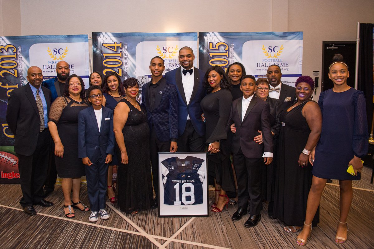 SCFootballHOF's tweet image. Celebrating our Inductees!
Richard Seymour @BigSey93 
#SCFHOF18 #Gadsden #SCStrong #BlackHistoryMonth 
@LRHathletics @GeorgiaFootball @Patriots @TheHall @Raiders 
scfootballhof.org/inductees/indu…