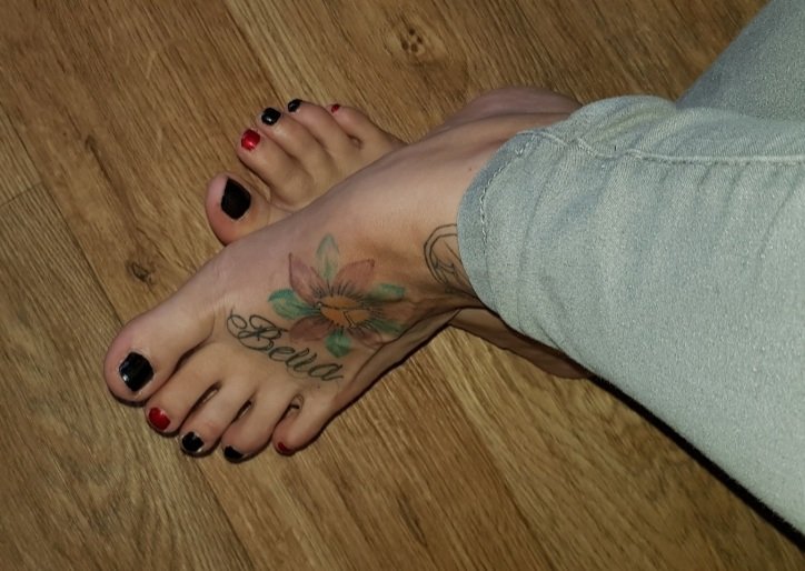 CjFetish's tweet photo. Sniff, smell, taste. These feet will crush, trample destroy all you pay for! Personalised pictures and videos for your requests. #paypig #payme #footfetish #2dommes #dreamscometrue https://t.co/L2kpUszjQm