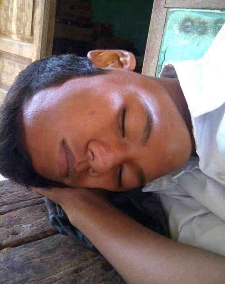 Аль Улсын вакцин нь дээр бол ямар нь илүү бол гэж бодсоор байгаад толгой эргэчлээ зүгээр гэнээ 😂😂😂