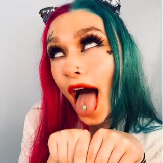 Paigewwe02's tweet image. Come and see QｕｅｅｎCｌｏｅQｕｉｎ🎒's LIVE in #BIGOLIVE: Dragon daddy 🛡=🔞🔥🎥    bigo.tv/sid/2430391611…
slink.bigovideo.tv/9EydHn