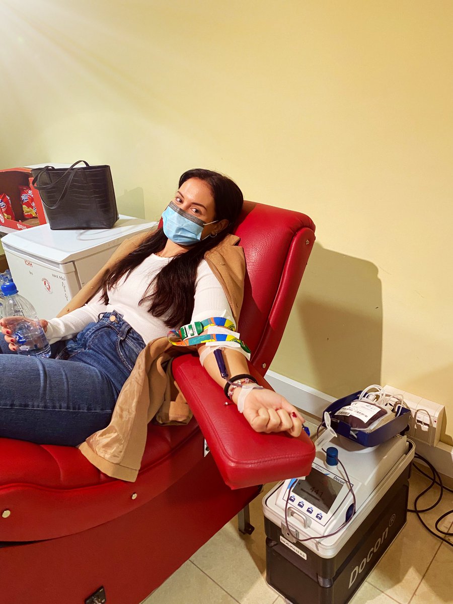 DboraGS's tweet image. Y así terminamos el día.. donando sangre, un gesto que no cuesta nada y que además salva vidas♥️ #DonaSangre @ichhCanarias