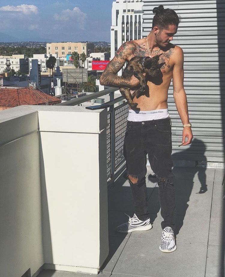 SkateLCKT's tweet photo. 🐶 https://t.co/BAHF4BHFSF