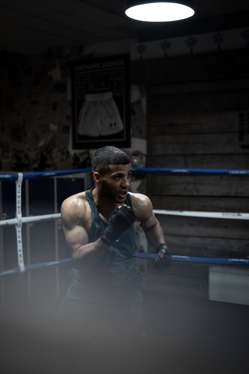 Gamal_yafai's tweet photo. Nothing Worth Having Comes Easy 📈🥊👑 @boxraw
#matchroom #boxinglife #boxing #skysportsboxing #bowraw #dazn #teamyafai #thebeast #gbboxing #power #ko #knockout #explorepage #levels. https://t.co/GfKVjyk0oU