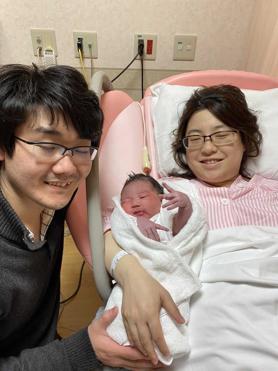 出産後に家族で記念写真を撮ったツイ主 全員目瞑ってて子だけチェケラしとる 思ってた十倍チェケラしてて草 Togetter 出産後に家族で記念写真を撮ったツイ主 全員目瞑ってて子だけチェケラしとる 思ってた十倍チェケラしてて草 Togetter