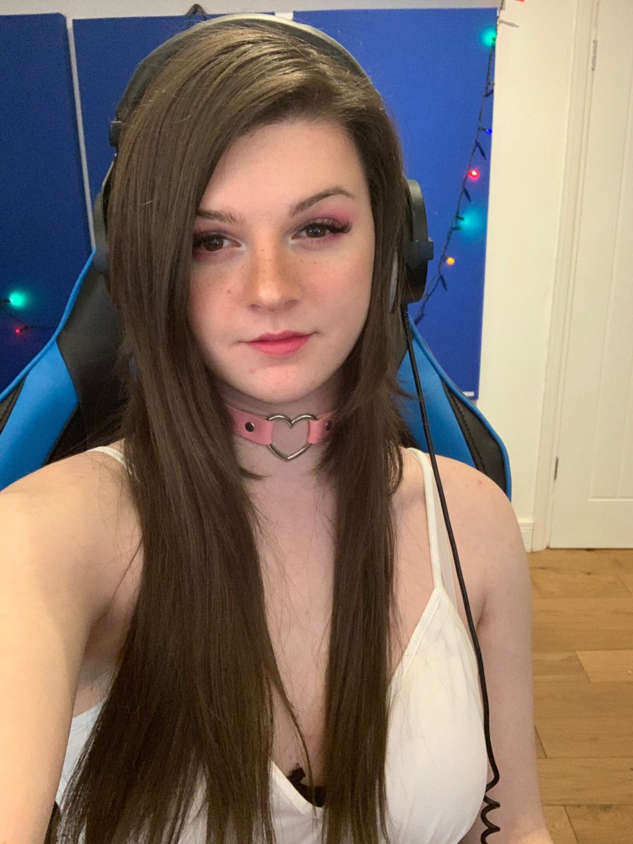 this is my gamer collar F1NN5TER f1nn5ter