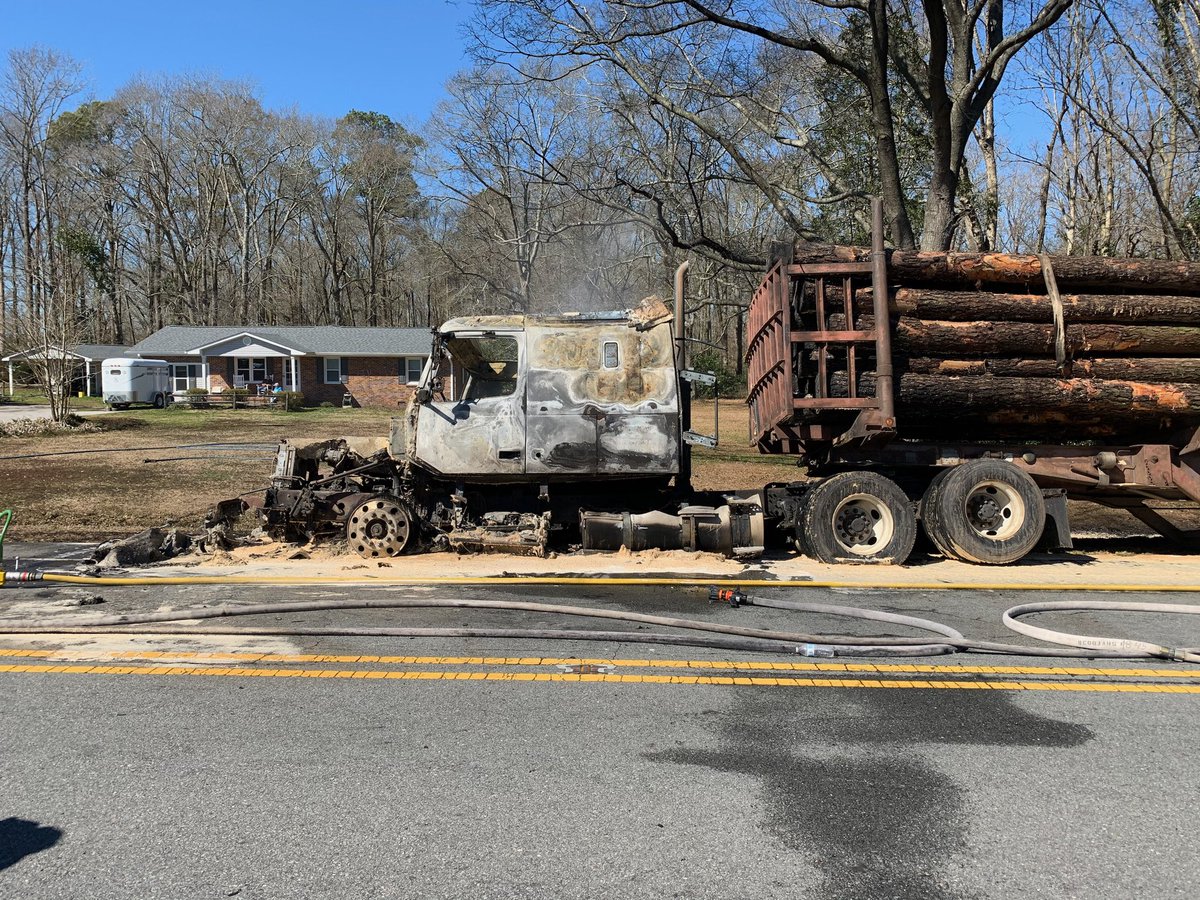 At around 12 noon today Potters Hill Fire responded mutual aid to Hargetts Crossroad Fire (Jones County) for a tractor trailer loaded with logs on fire. 14 members with Potters Hill Engine 1, Engine 2, Tanker 1, Brush 1, and Rescue 1 responded to the call.