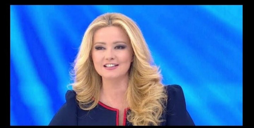 Muge anli. Muge. Muge anli gogus. Muge anli. Muge anli eros.