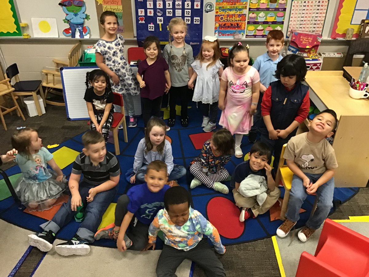 BIG smiles all around for picture day!😀#egeTakingFlight <a href="/HumbleISD_EGE/">Elm Grove Elementary</a> <a href="/HumbleISD_PREK/">HumbleISD ECE</a> <a href="/HumbleISD/">Humble ISD</a> #BetheLight