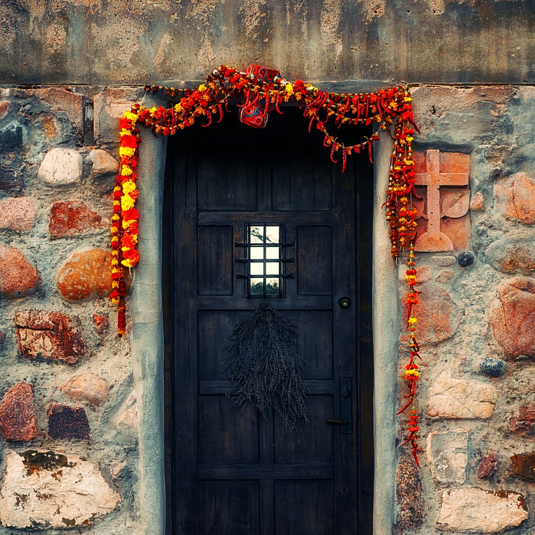 KWSantaFeStyle's tweet image. Love this Santa Fe style garland for the front door. ❤️❤️

 #movingtosantafe #newmexicotrue #thecitydifferent #landofenchantment #KWCEO #santaferealestate #kellerwilliams #chooseKW #KWknowsbest