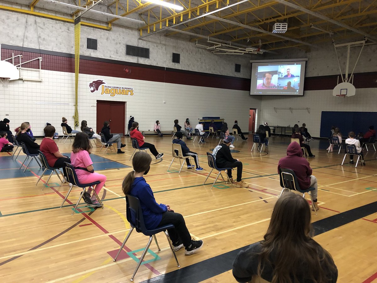 mcdowellLRSD's tweet photo. Gr. 8 students @mcdowellLRSD learn about life in Gr. 9 @cjsLRSD with a live virtual presentation. Thank you to M. Michalik, M. Johnson &amp; Mme Jansen for spending the afternoon with us from a distance! https://t.co/IlXTIqtmBu