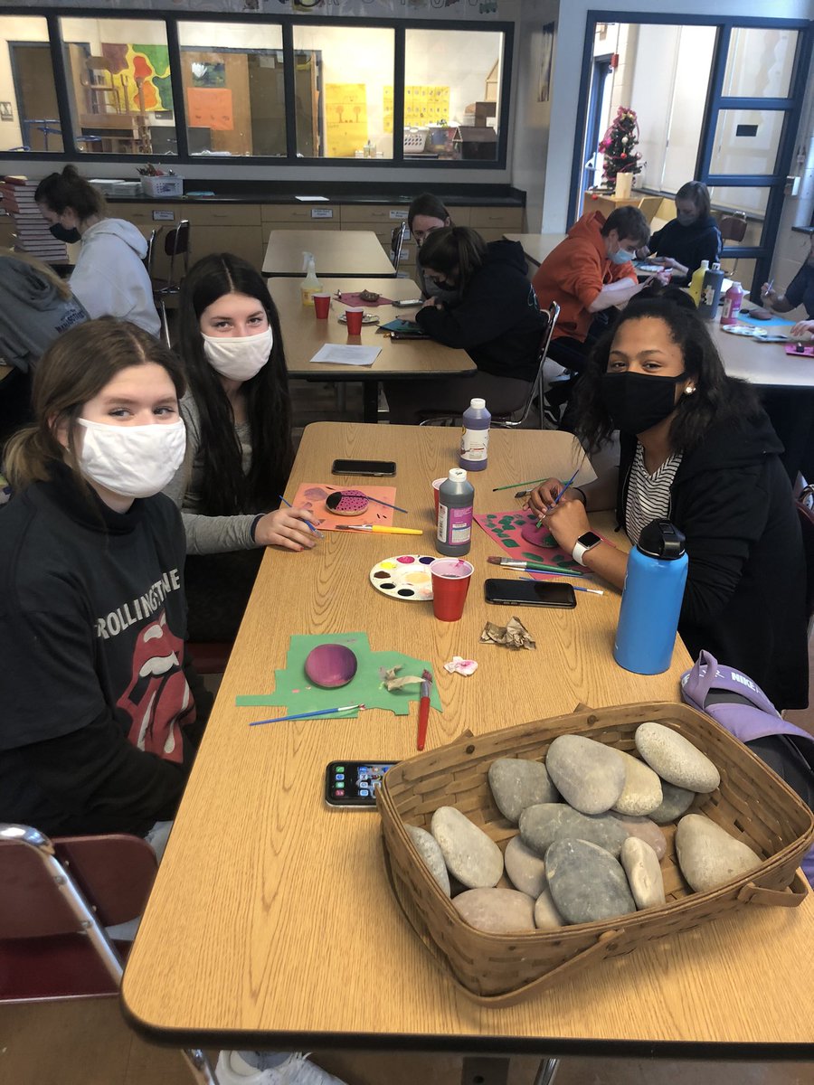 SageFACS's tweet photo. Rockin’ Wednesday was a Rockin’ Success! Thanks to everyone who came! #facsclub #KindnessMatters https://t.co/EEaDTFEtny