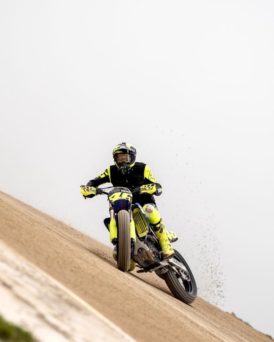 Valentino Rossi tweet media