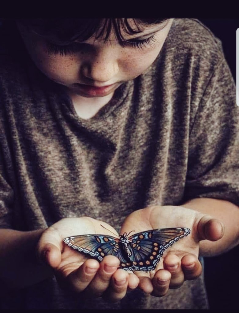 "Senin boş ver dediğin bir güne kelebek ömür diyor.."