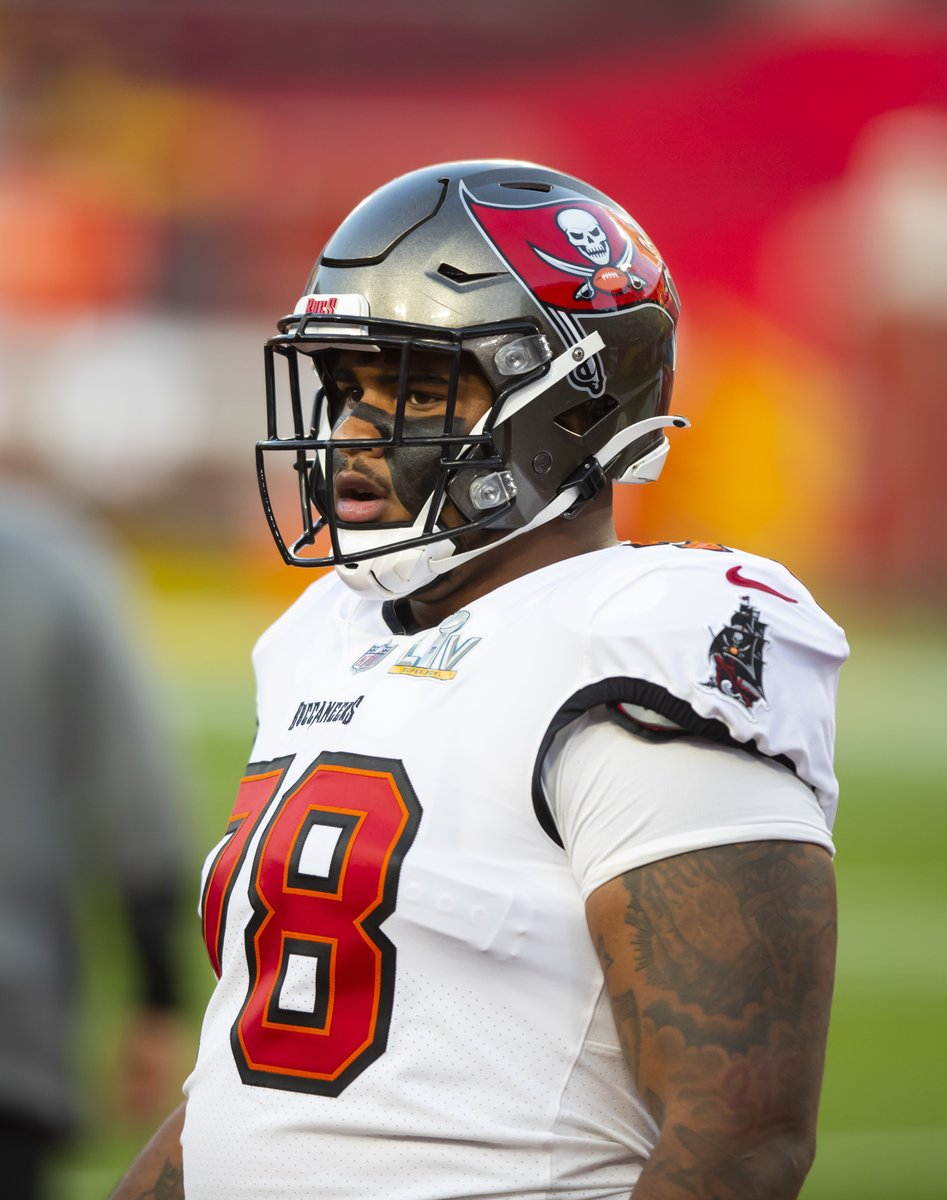 PFF_College's tweet photo. Only rookie OLs with 70+ pass-block and run-block grades: 

🥞 Tristan Wirfs, Buccaneers
🥞 Michael Onwenu, Patriots
🥞 Mekhi Becton, Jets https://t.co/w4WweWYTS8