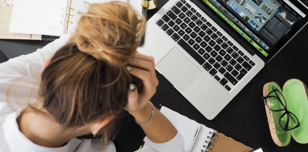 CornerstoneInc's tweet image. 2020 was a wild ride - to put it mildly. Cornerstone&apos;s CLO + VP of Organizational Effectiveness, @jmillerphd, shares 3 changes you can implement today to help your employees (and yourself) prevent burnout in 2021. #employeewellbeing #ReWork #CSODBlog csod.info/2NYJums