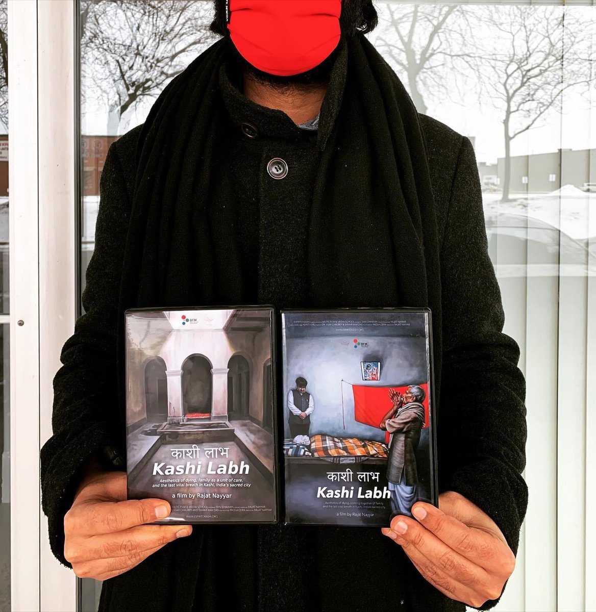 medhakbanarasi's tweet photo. Blu-ray disks of my film #KashiLabh have arrived at the #SwissAnthropologicalAssociation in Neuchâtel! The Audio-Visual Commission of the association acquired two copies for their film collection which can be borrowed by university depts in Switzerland. https://t.co/ziQWfEfIxF https://t.co/YRIAKm8MAG