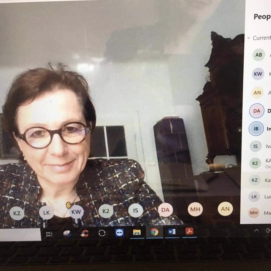 Ambrela_org's tweet photo. Dnes prebehlo online stretnutie sekretariátu a predsedníctva Ambrely so št. tajomníčkou @SlovakiaMFA - @IBrockova. Hovorilo sa o postavení obč. sektora, rozpočte #ODA SR, efekt. humanit. pomoci i o účasti Ambrely na eventoch ministerstva. Viac tu: https://t.co/qIjYbMq5XW
#eu #aid https://t.co/SFkDDgxJp9