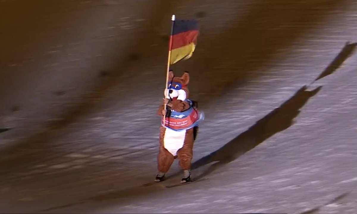 HDomhardt's tweet photo. Opening Ceremony FIS Nordische Ski WM #Oberstdorf2021 #NWM2021 https://t.co/7zuknXfFH1