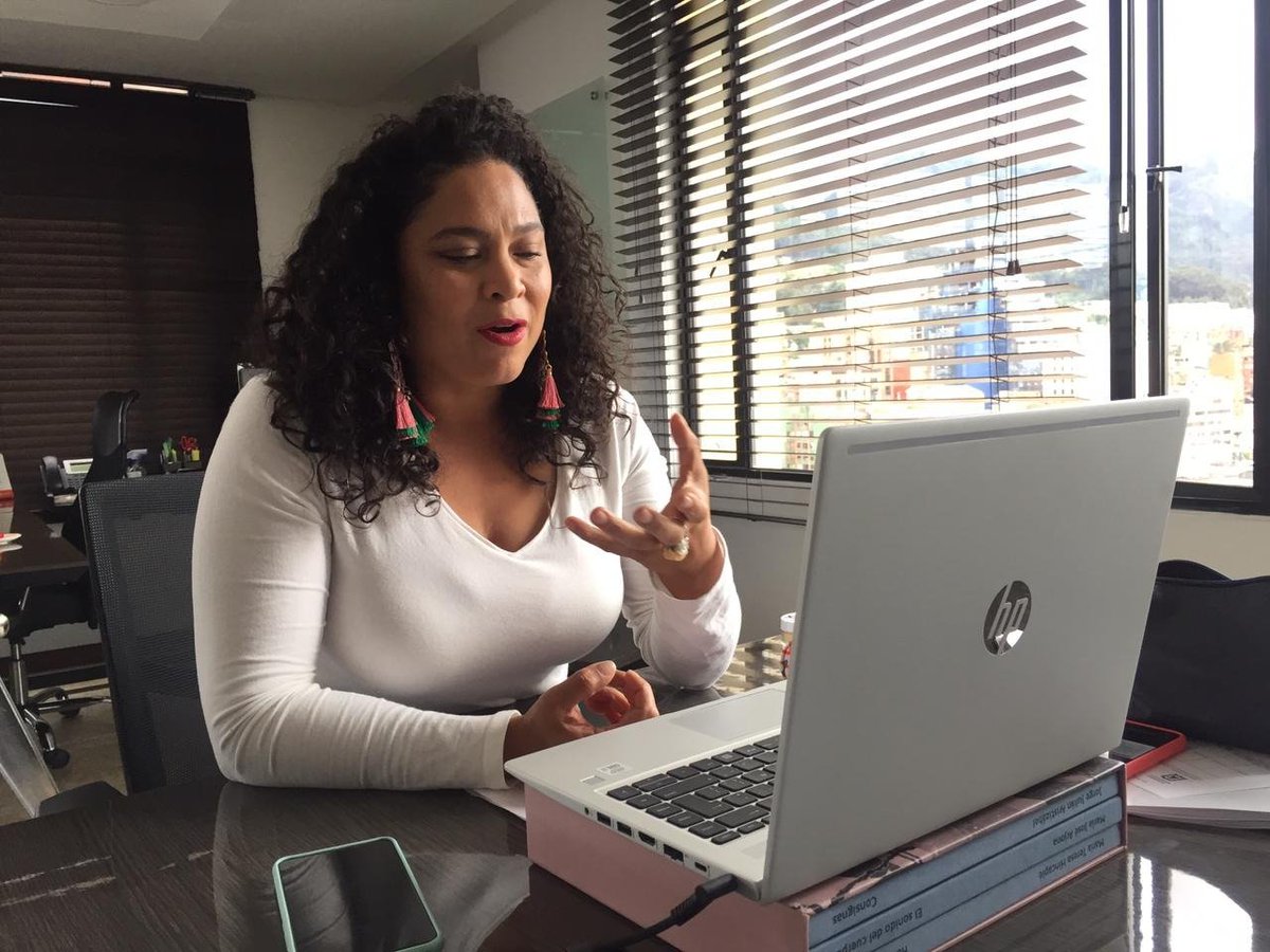 habitatbogota's tweet photo. "En nuestras propuestas de intervención de Ecobarrios priman las intervenciones de urbanismo táctico, ciclo parqueaderos, iluminación sostenible y espacio para la separación de los residuos" @nadyamrangel #TNOCFestival #ActionForTransformation https://t.co/gmBO7YHz2B