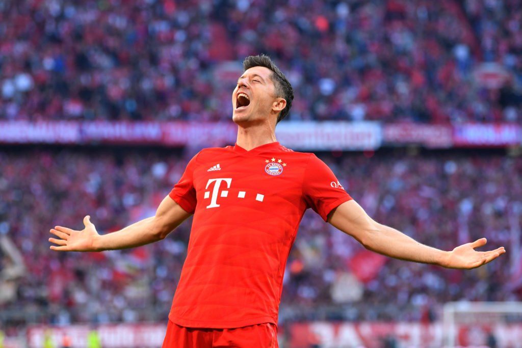 BarcaWorldwide's tweet photo. League Top Scorer since 2010

Messi : 6 ⚽⚽⚽⚽⚽⚽
Lewandowski : 5 ⚽⚽⚽⚽⚽
Immobile - 3 ⚽⚽⚽
Ronaldo : 3⚽⚽⚽
Suarez - 2⚽⚽
Salah - 2⚽⚽ https://t.co/PrXQpOzqM6