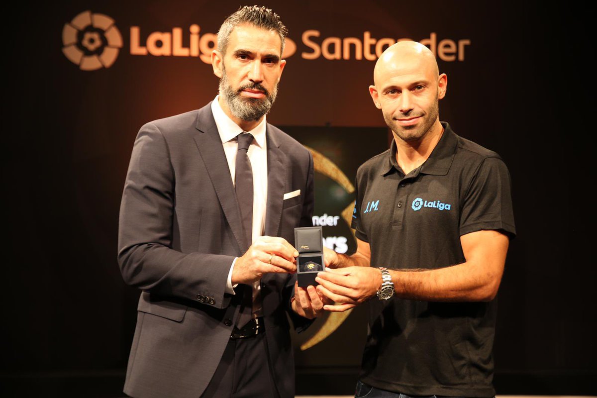 Mascherano's tweet photo. Es un honor formar parte de este Gran Equipo!!! @LaLiga 
#LaLigaAmbassadors https://t.co/nmLD8rmIkZ