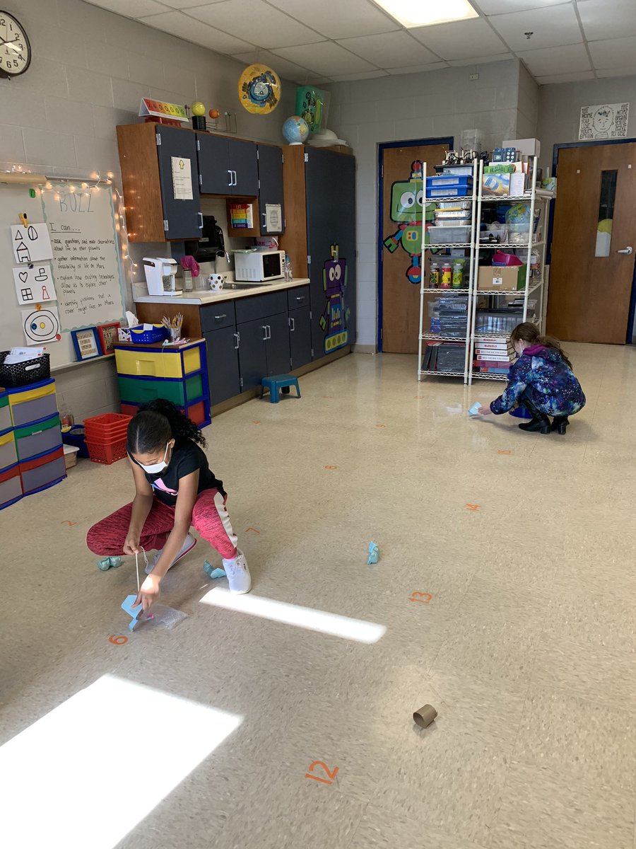 WalkerUtjenny's tweet photo. The robotic hands that we designed for the rover were a success! We are testing them by collecting Martian material! @howellprincipal #buzzworthy @NASAPersevere #CountdownToMars https://t.co/3ZOVJXyQRh