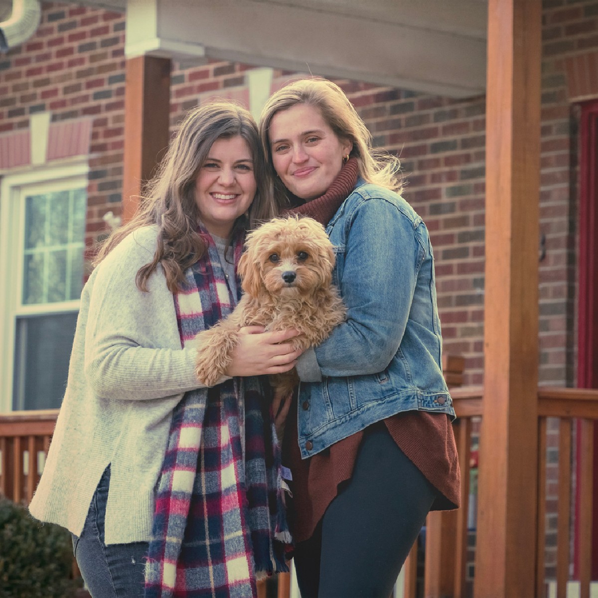 WashU's tweet photo. Connections are now masked up and physically distant or at the mercy of Zoom, but we are still #WashUtogether. Here’s how, through the eyes of one remarkable family and snapshots of a few others. We’re managing these COVID times.❤️🐻💚 https://t.co/uiWmDkslzv https://t.co/DZHl5YHCt3