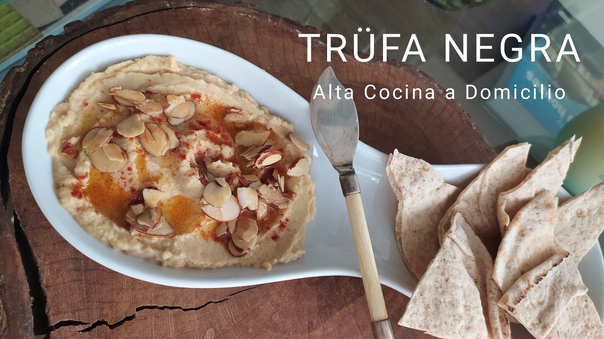 trufanegrabox's tweet photo. Come hummus con todo!!!!
El nuestro lo amarás!!
Te emos 4 sabores que son los más exitosos!
Clásico con almendras doradas 
Cilantro y jalapeño
Pimientos ahumados
Pink hummus (remolacha) 
Son un hit!!
En los sandwiches
En las hamburguesas
Con las papitas fritas
#HummusVaConTodo https://t.co/g4cM5n5mtg