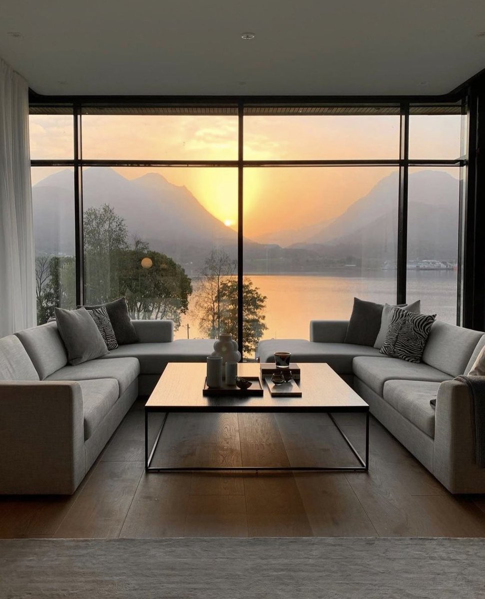 INTERIORPORN1 tweet picture