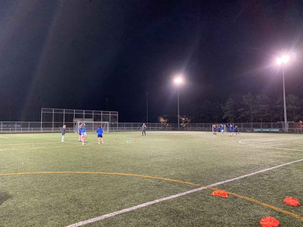 Browner1416's tweet photo. Another great enthusiastic high energy session from the NIWU19 Squad tonight.  You wouldn’t have thought UEFA had cancelled the U19 qualifiers yesterday.  What excellent energy, desire &amp; commitment on display.  #wegoagain https://t.co/SN7BEX5R5q