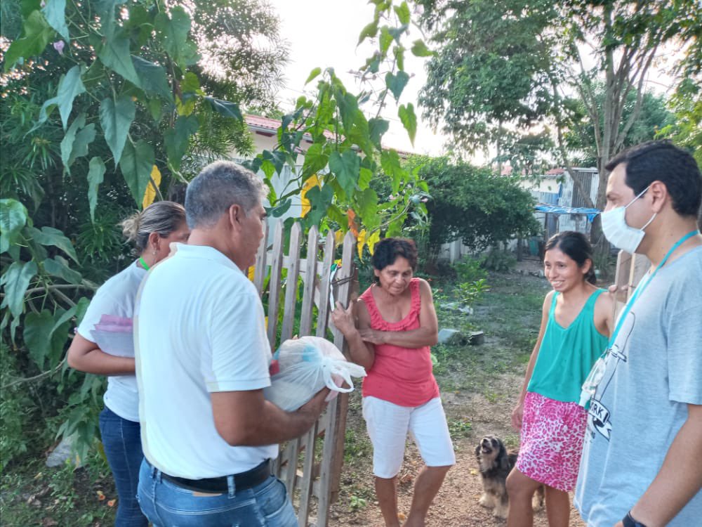 Mauricio_Mon's tweet photo. De la Mano de Dios y con el apoyo de cada uno de Ustedes mis amigos y Vecinos queridos llegaremos a Levantar Nuestro Puerto Suarez
Gracias por cada muestra de Cariño,de Apoyo y compromiso de que este 7 de Marzo comienza un Nuevo Tiempo.

#MauricioMonteroAlcalde https://t.co/2Q2emz00n1
