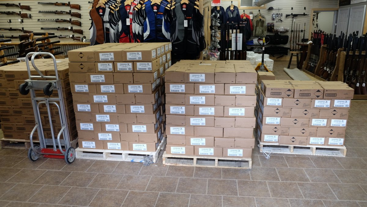 EliteShotguns's tweet photo. We have received another Federal 12 gauge ammunition order at our Pittsburgh location.  Federal Top Gun #7 1/2 and #8 1oz 1250FPS.  
IN STORE PICK UP ONLY!  NO SHIPPING!  
Limit is 5 per customer.  No reserving/holding or prepaying.  Phone for prices. https://t.co/UNGKHlIaWR