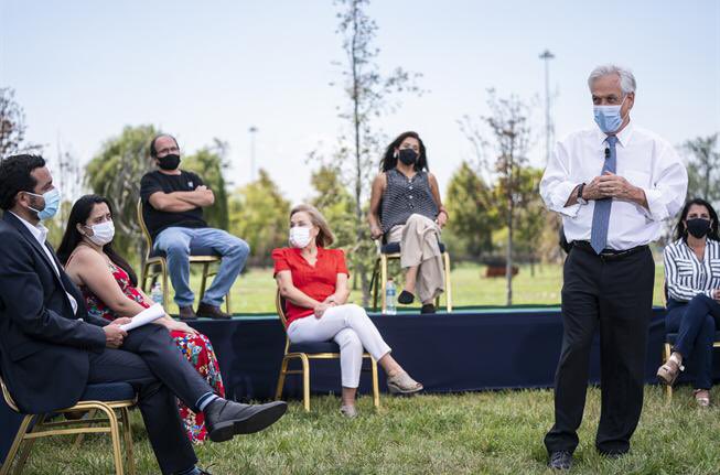Hoy el Presidente <a href="/sebastianpinera/">Sebastian Piñera</a> anunció una gran noticia para seguir apoyando a las familias más afectadas por la pandemia: se extienden el #IFEcovid y #Bonocovid por los meses de marzo y abril, extendiendo este beneficio de la #RedProtecionSocial. Abro hilo…