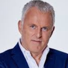 ferdinandkoop's tweet photo. Kan er nu nooit een actualiteitenprogramma zonder Peter R. de Vries. Natuurlijk maar volgens mij wordt hij niet betaald om aanwezig te zijn maar bied hij een vorstelijk bedrag om zijn mening te mogen verkondigen. :-) #peterrdevries  #jinek Vaste "overbodige' gast. https://t.co/OWgCSqBm7T