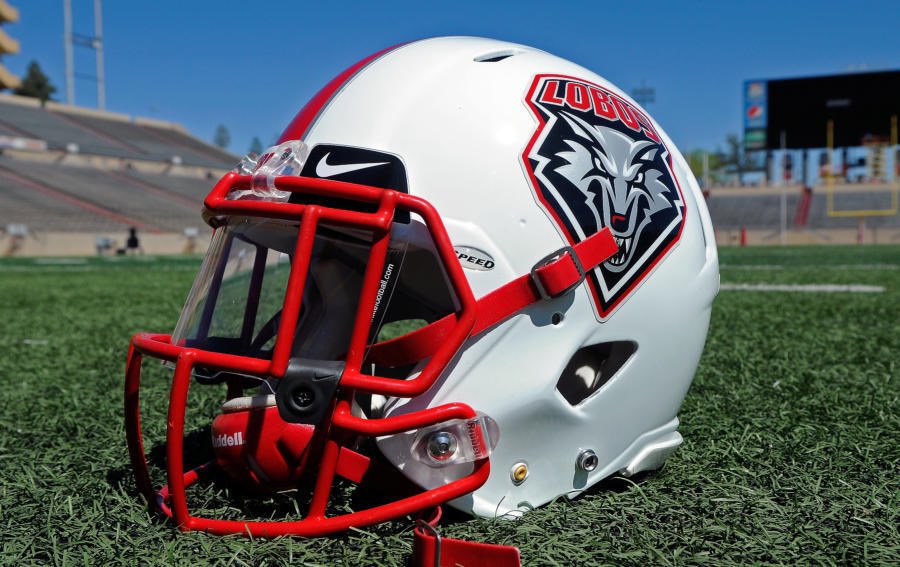 Domination in the cards game. How will the lobos do?