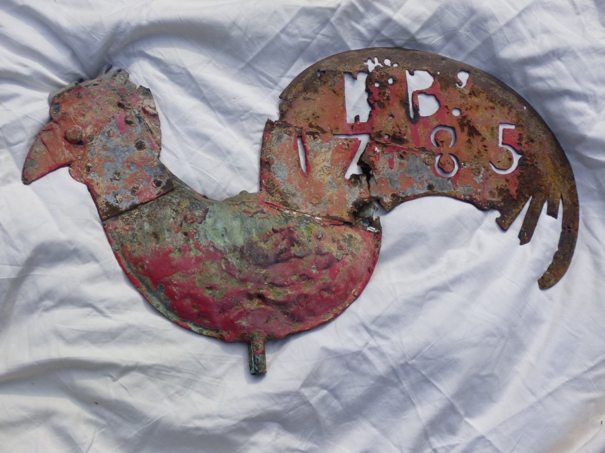 The St Marys Church wind vane was in bad shape before recent repairs. This article shows just how bad a condition it was in after being on the Bell Tower for 235 years. benfleethistory.org.uk/content/browse…