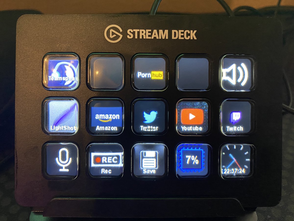 LudeLucky's tweet photo. Das Stream Deck hat mir mein Leben echt erleichtert, danke ⁦@elgatoDE⁩ https://t.co/h2GbdSd7ed