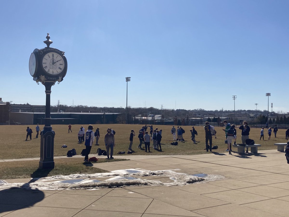 Sluhpresident's tweet photo. A beautiful day for Mission Week activities @ SLUH! Great to see the fun, energy & generosity of our young men. Thx to Prep News & STUCO for capping the day w a really fun basketball game. #littlebitfoundation #AMDG #MenforOthers https://t.co/otVSOBTcJI
