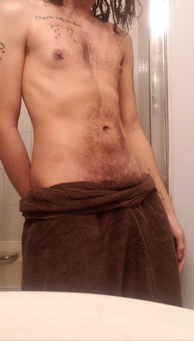 someone on my nsfw tumblr said that this photo was gender goals so i'm feeling pretty good about it https://t