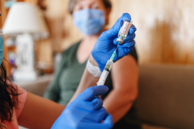 ross_poletti's tweet photo. Learn about the steps employers have taken or are contemplating to speed employee #COVID19 vaccinations in our new study via @Mercer_US. #health #healthcare https://t.co/iMmUm3iQLd https://t.co/ZlwBznadfi