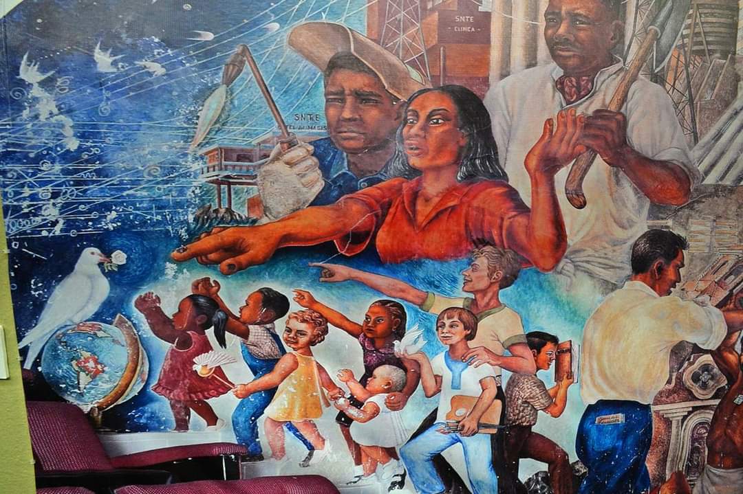 OMCIOAXACA's tweet photo. Aurora Reyes(1908-1985): se le conoce como la “primera muralista mexicana”. 
Fue alumna de la Escuela Nacional Preparatoria de la Universidad Nacional. Ahí tuvo su primer contacto con el muralismo viendo pintar a José Clemente Orozco y a Diego Rivera.Fuente:Museo de Arte Popular https://t.co/P4Z70VEeWl
