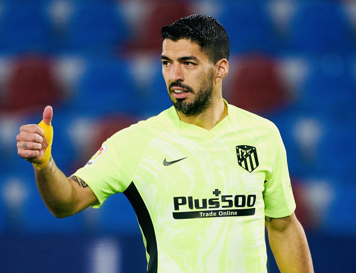 🚨 SORTEO INTERNACIONAL: 

Pueden ganarse una camiseta de fútbol a elegir (gran variedad) en 2 simples pasos:

1. Seguirme 
2. Dar RT a este tuit 

Anuncio el ganador el próximo lunes, mucha suerte a todos. 🙌