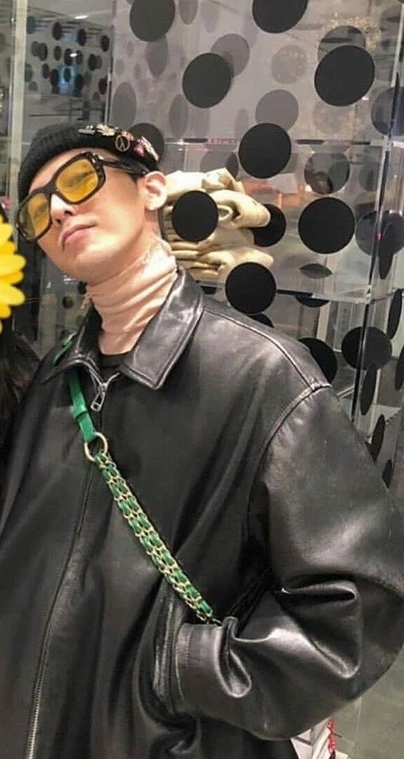 daisyxxdragn's tweet photo. nobody flyer than this maaan 🌻 https://t.co/XKPqAmi4iC