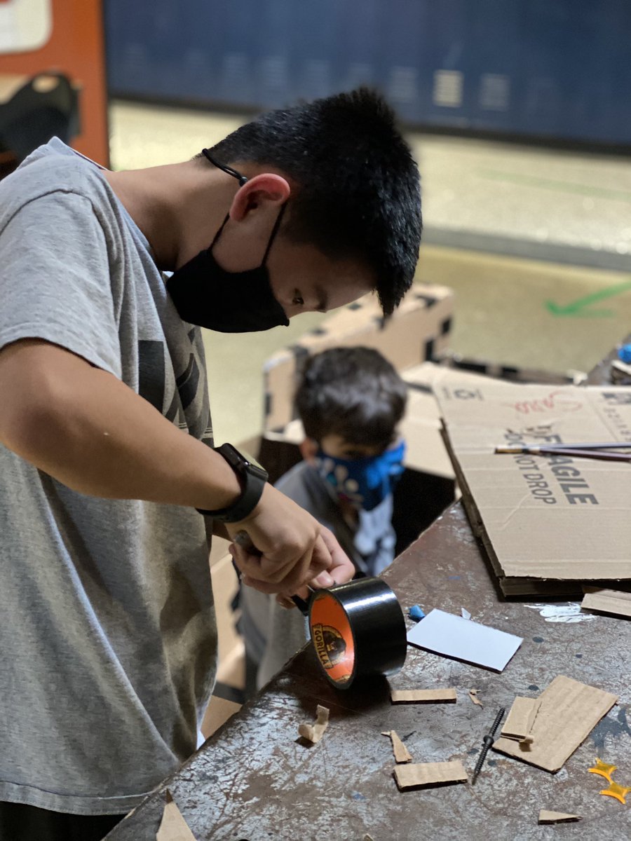 edUcation_frwd's tweet photo. #PBL is alive and well at @STEM_Saratoga where students are always #collaborating #thinking #engaged #innovating &amp; #creating 
🎨🧩🎮🔋🧰 https://t.co/40R0txVoTD